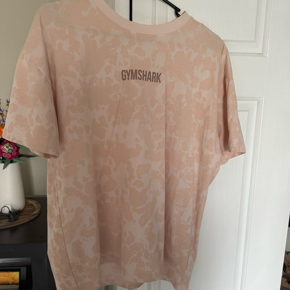 Gymshark Oversized Women’s Camo T-shirt.